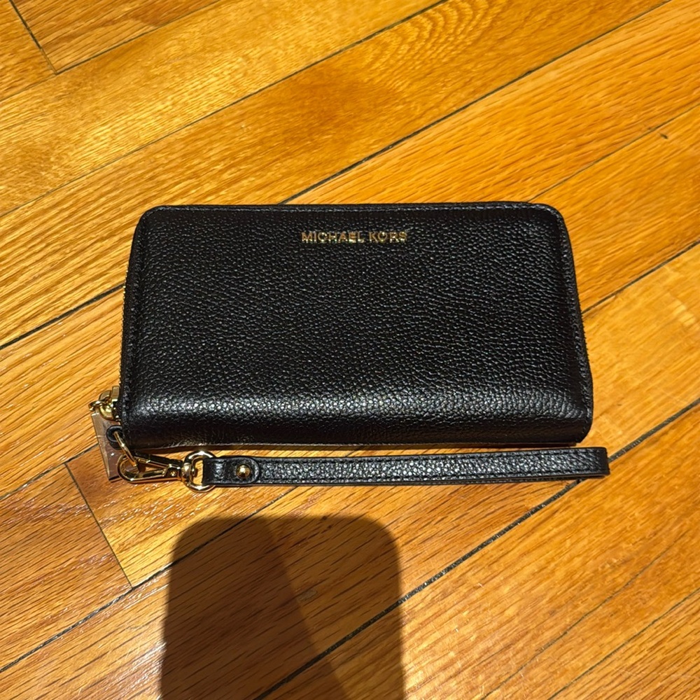 Michael Kors wristlet wallet